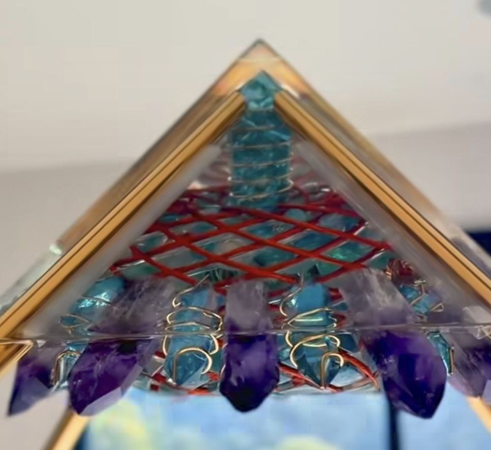 Pyramid Bed - Home and Offices use Crystal Harmonic Particle